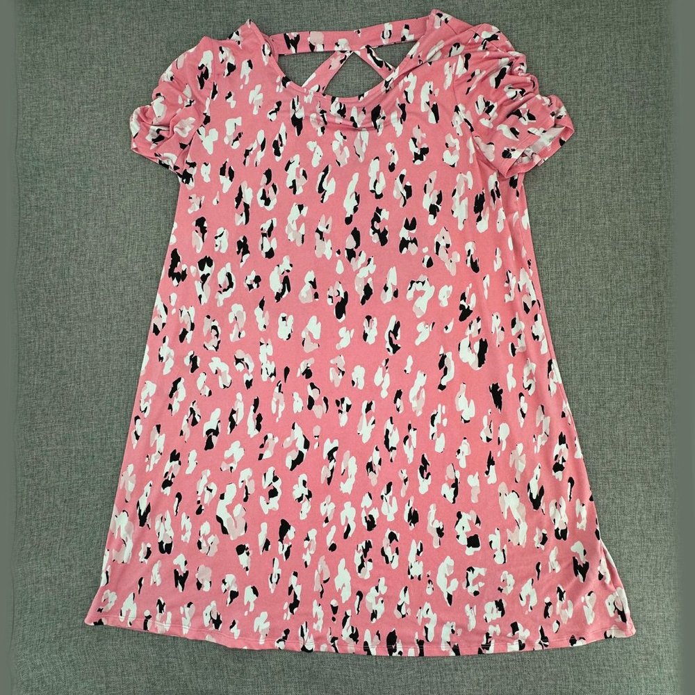 AGB Shift Dress Medium‎ Pink Black White Short Sleeve Pullover Polyester Spandex